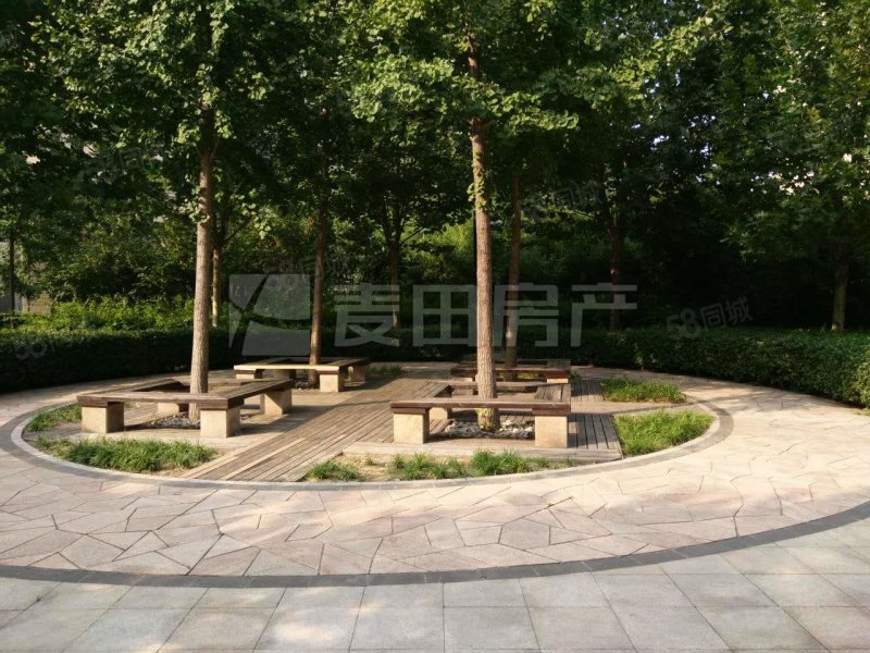 保利香檳花園2室2廳1衛(wèi)90㎡南北850萬