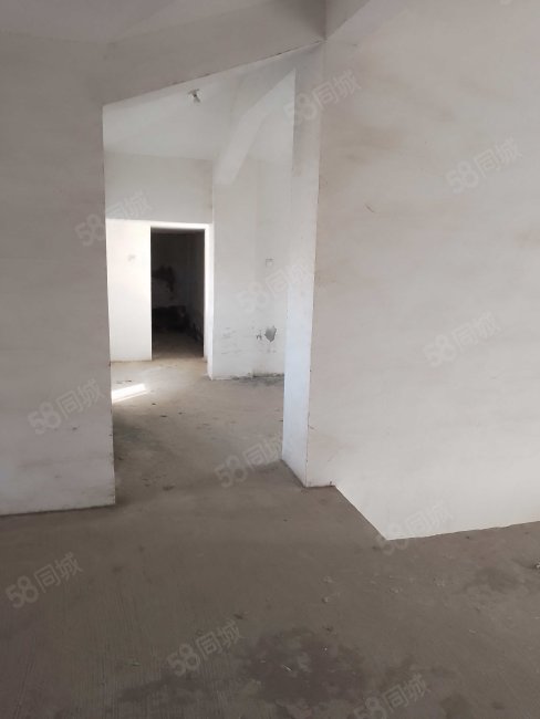 皖维西区5室2厅3卫194.3㎡南北60万