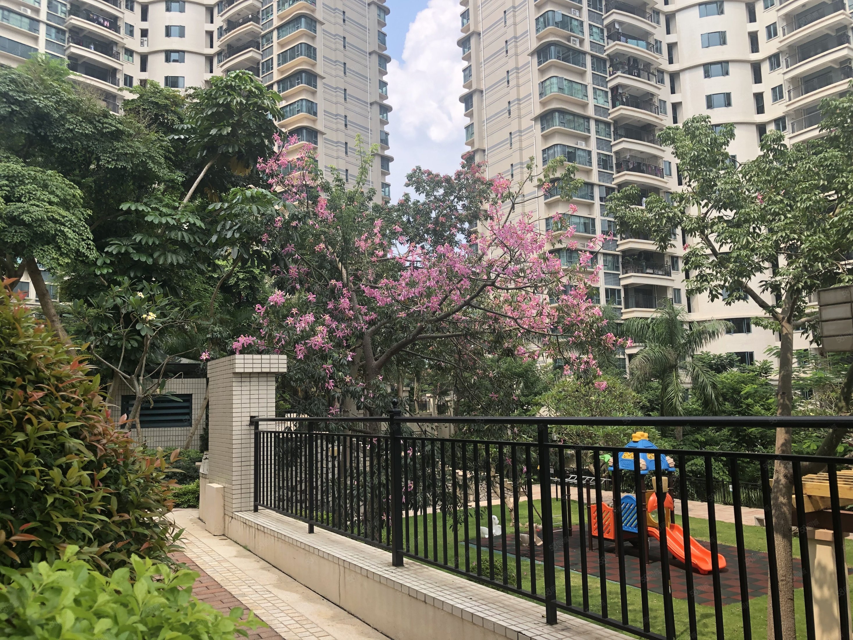 凯茵新城天誉3室2厅2卫143.4㎡西南260万