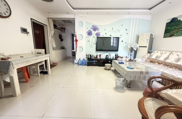 月亮湾商品房 出门阳光实验 孝心一楼的 精装三居