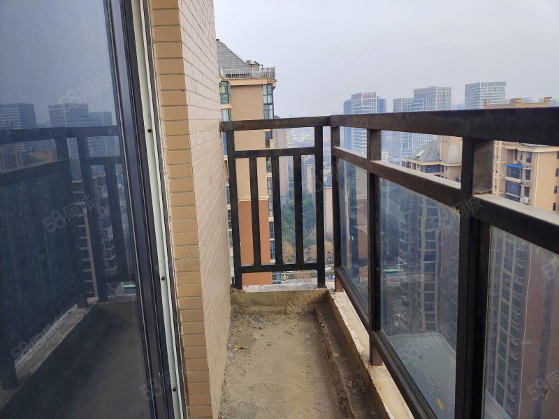 健发御园5室2厅3卫167㎡南101万