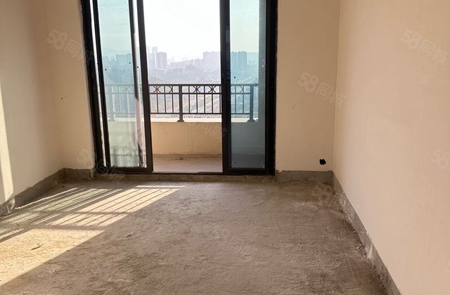 绿地铂骊公馆3室1厅120㎡47.6万二手房图片