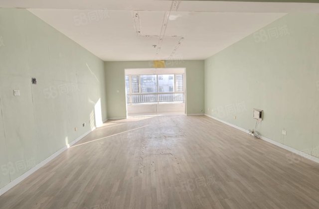 电梯洋房带空中花园免大税送车位地下室海德公园多层电梯洋房