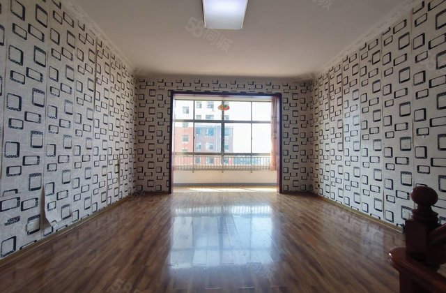 市医院北邻  新水明珠 下沉带跃层三室双卫带车储 低价急售