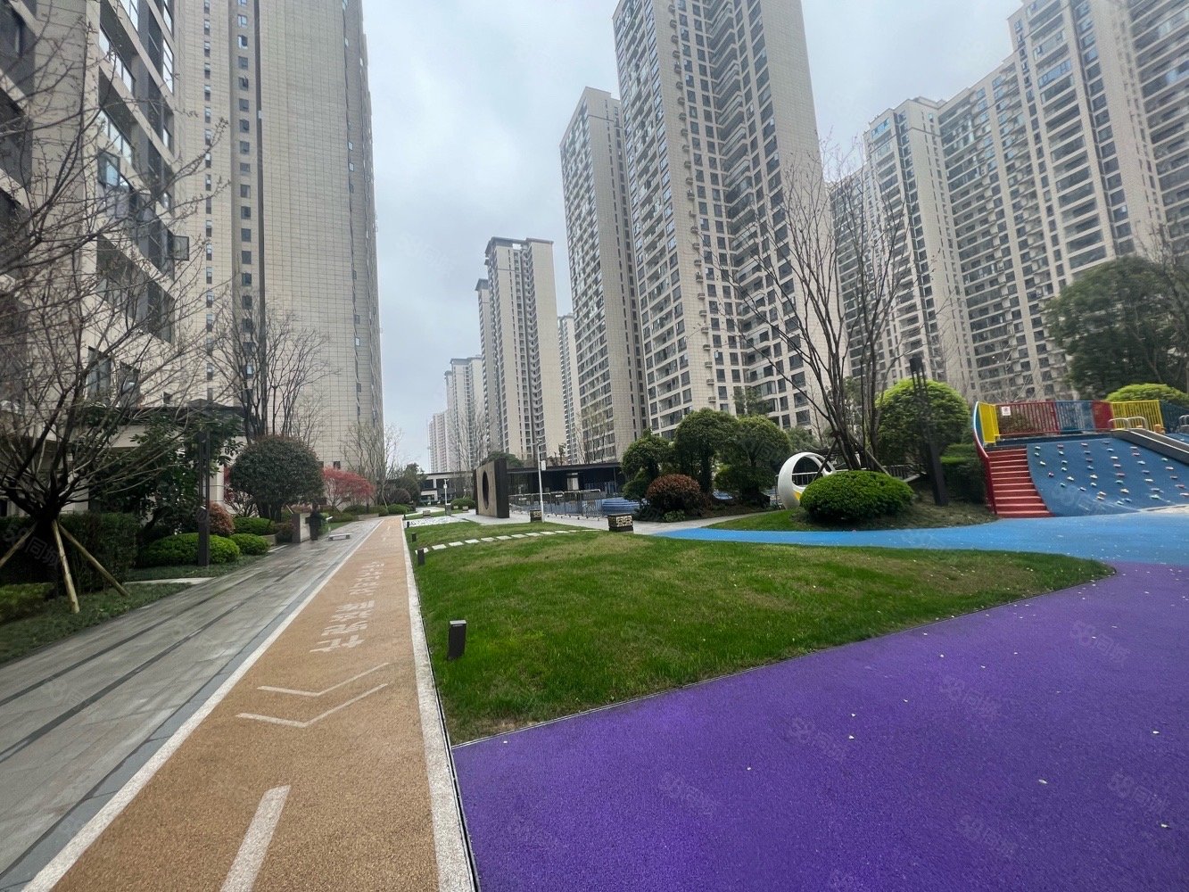 岳麓青城一期正规4房 户型很好 公摊少 高赠送 证在手,岳麓青城-怀化
