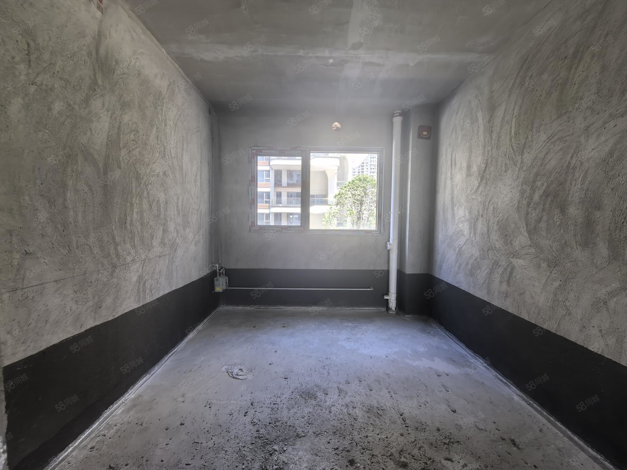 国瑞麓林府4室2厅3卫143.67㎡南108万