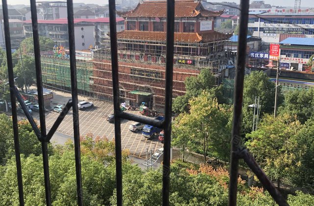 蒸阳大厦4室2厅154㎡18.8万二手房图片