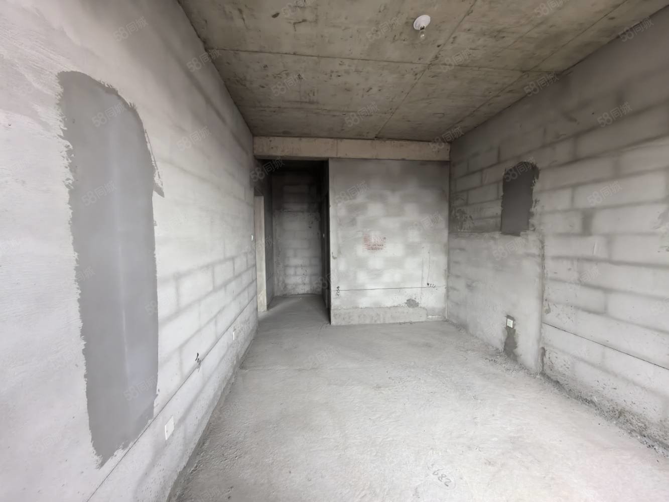 东方新天地3室2厅2卫144㎡南北56.8万