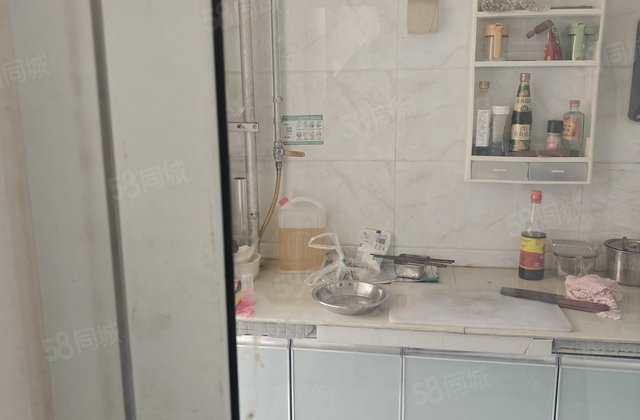 诚心出售 西文轩  集贤小区 朝南 送地下室，全款优惠