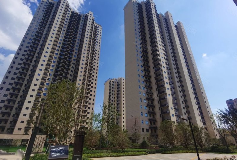 泽霞雅苑一组团4室2厅2卫121㎡南北205万