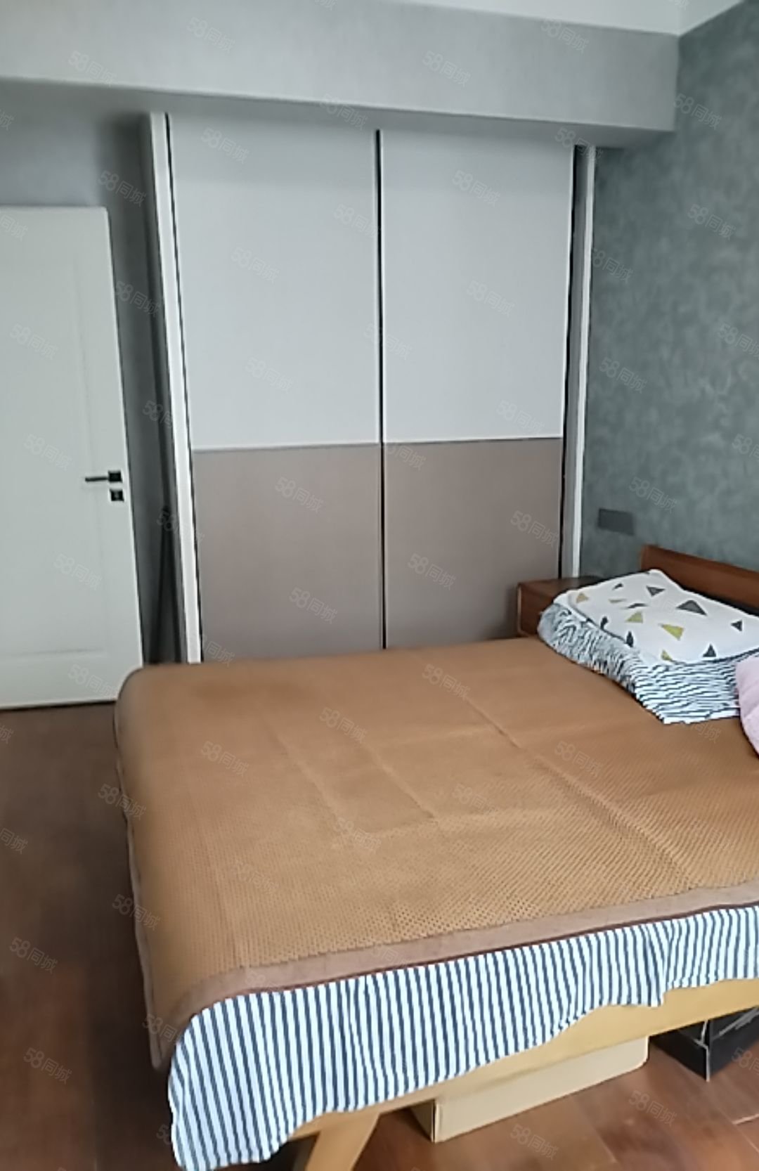 东方明珠城市花园3室2厅2卫89.62㎡东北89万