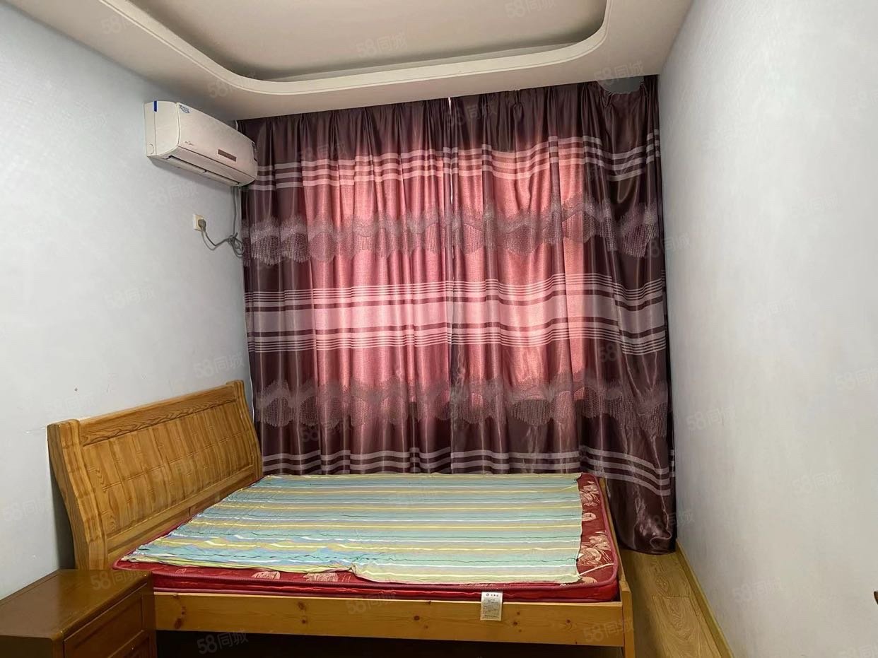 巨人印象小区3室2厅2卫116.47㎡南北58万