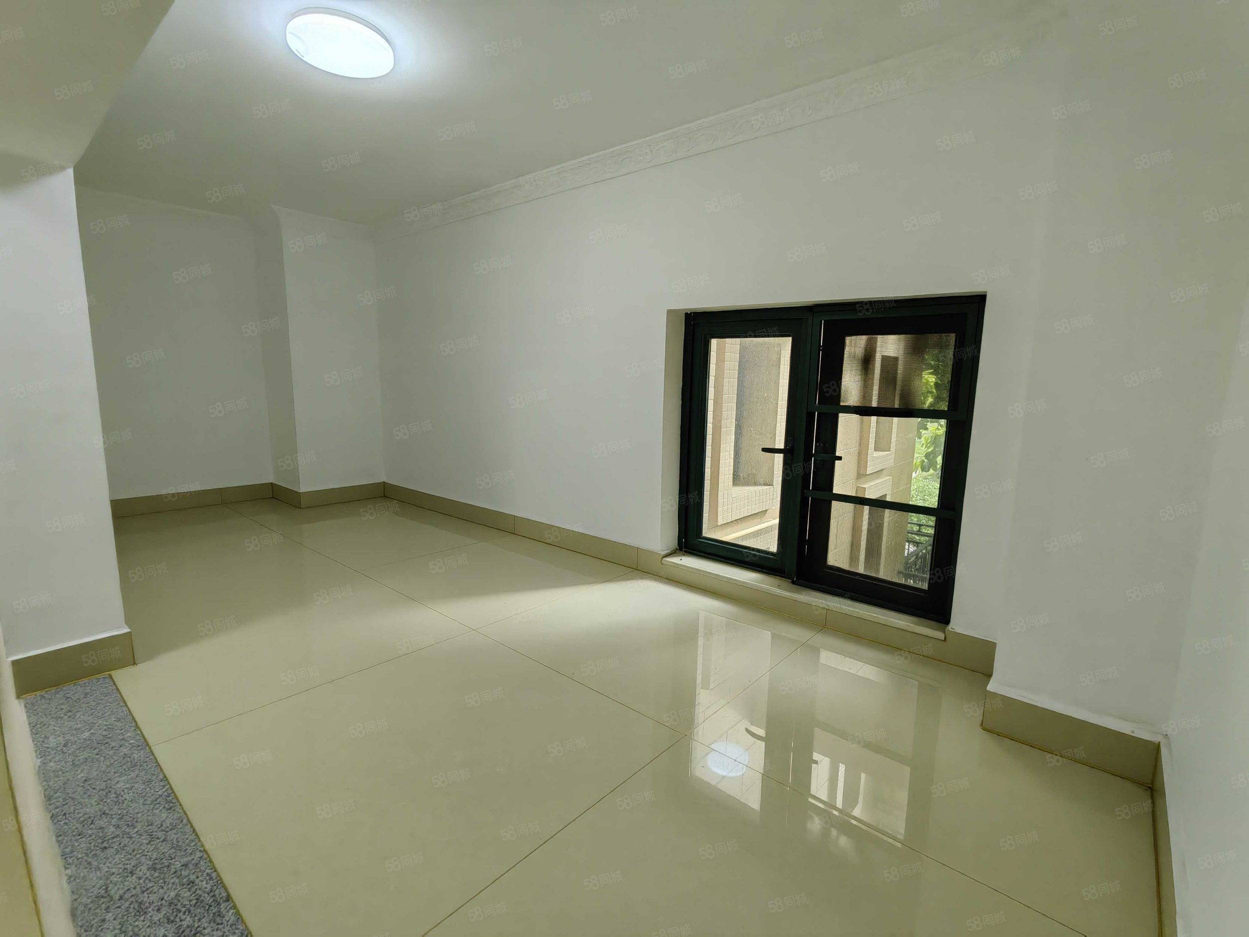 恒大御景湾4室2厅2卫200㎡东160万