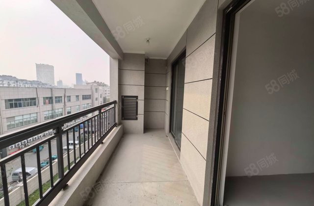 融创荣润玖樟台3室2厅100㎡123.8万二手房图片