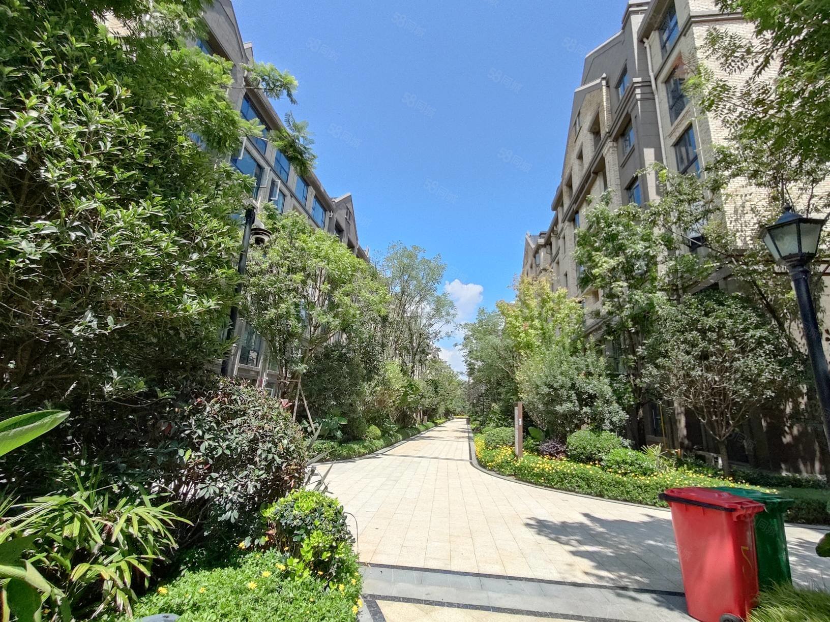 俊发滇池one9组团伯克郡3室2厅2卫126㎡南北346万