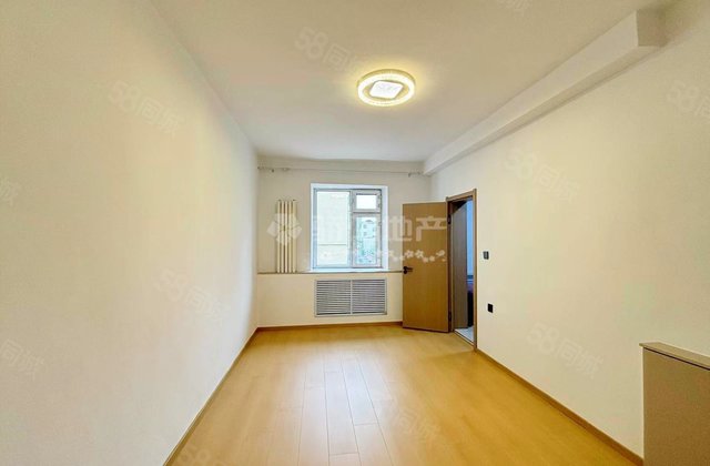 吉林街小区(吉林街2-32号(双号),43号,阿什河街19号,43号,25-1号)1室1厅34.09㎡75万二手房图片