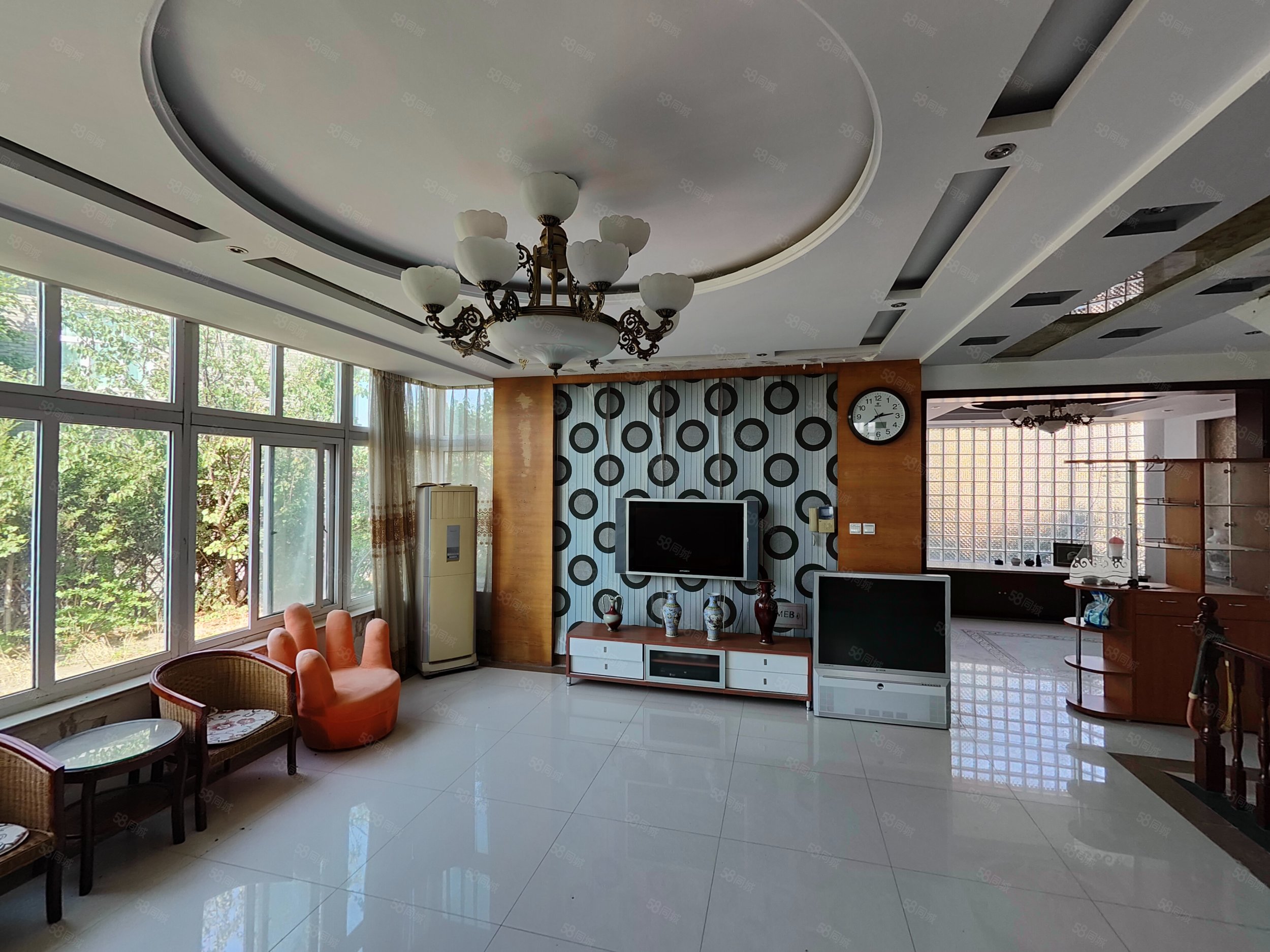 鴻翔花園(別墅)6室4廳5衛(wèi)320.15㎡南北780萬