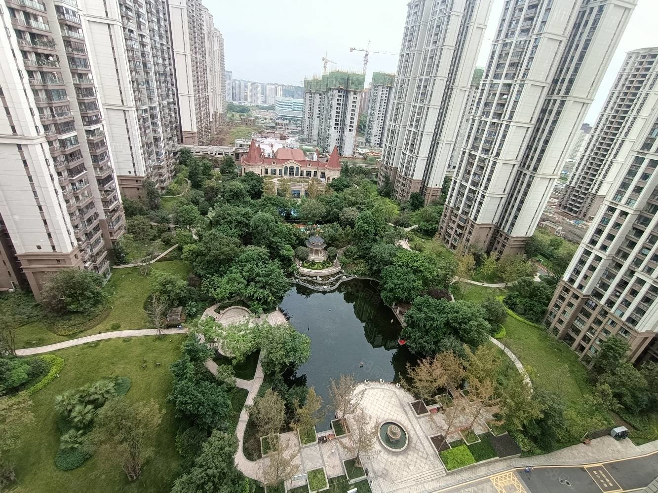 城西现房现证 开发商精装大三房 高性价比 正看中庭 视野好,泸州恒大