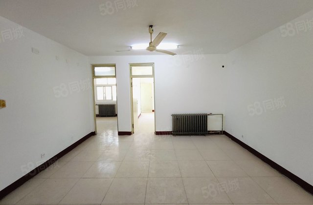 东昌中学附近多层二楼！停车方便！中巨房产三室带储！振兴路小學