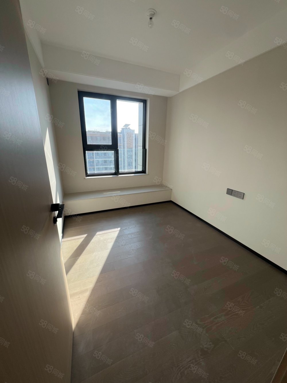 中海學(xué)府里3室2廳1衛(wèi)89㎡南北542萬