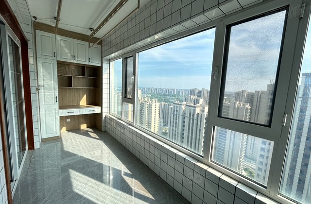 房东急出 带车位 双阳台 全屋中央空调 精装三室