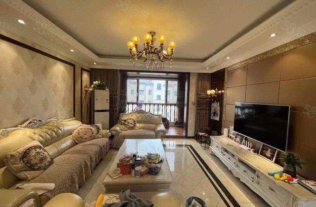 卡纳圣菲4室3厅211㎡116万二手房图片