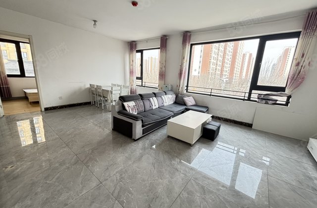 绿城百合小高层，带储藏室免大税好楼层边户全明户型南北通透