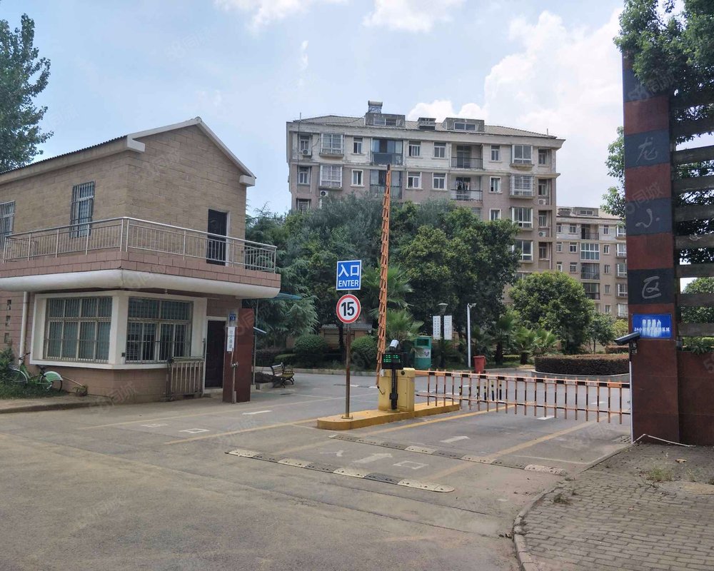 藏龙小区三环以外