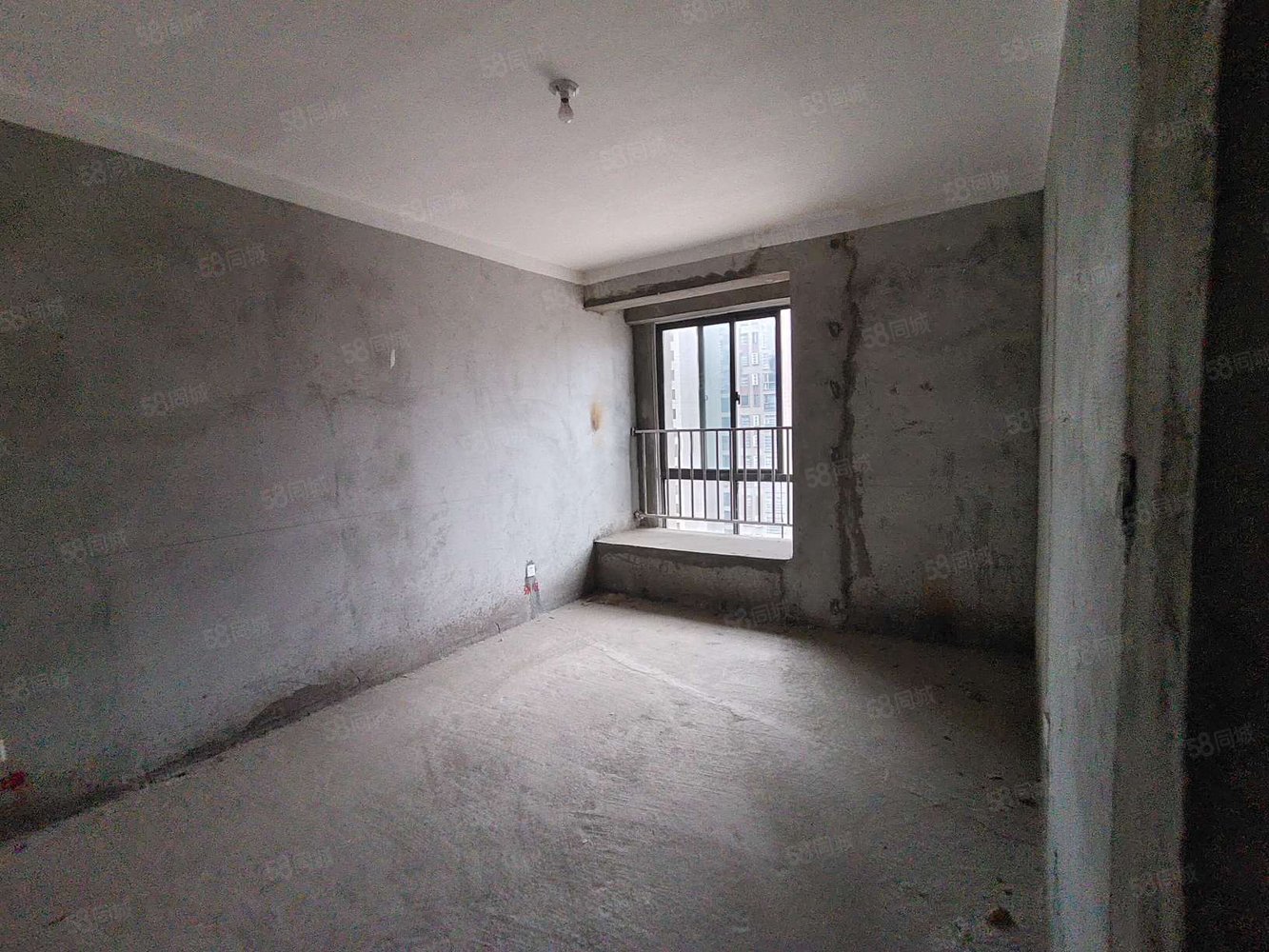 龙都小区3室2厅1卫107㎡南北45万