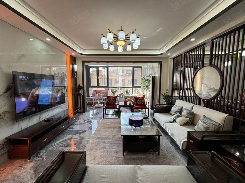 急售林溪郡顶楼三层复式198平米中式风格带大露台