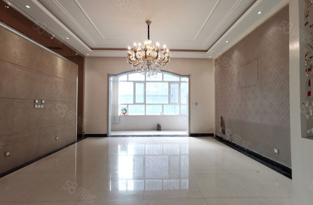 老一文轩附近 精装错层 带车位 挑高客厅 双阳台 东边户免大