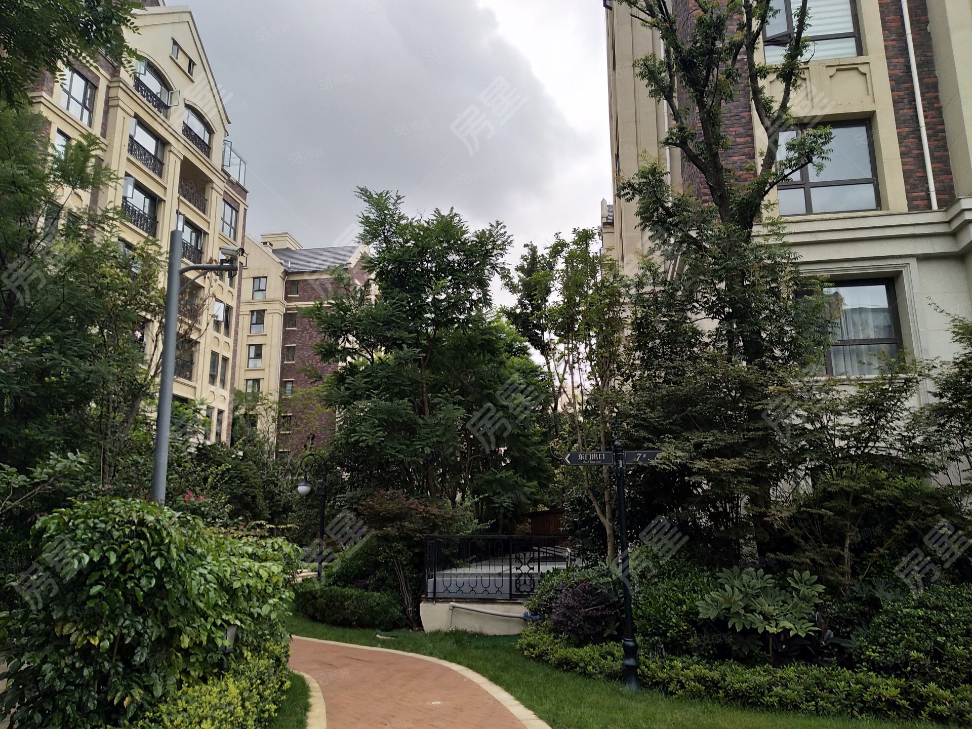 俊发九夏云水3室2厅2卫128.78㎡南北260万