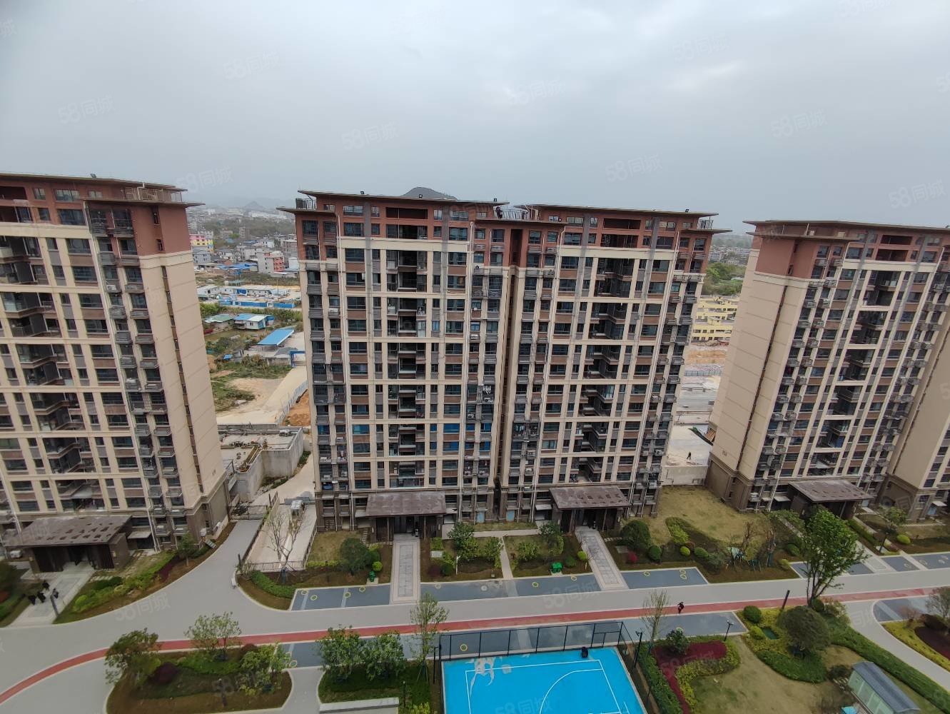 桂林融创万达文化旅游城4室2厅2卫127㎡南北136万