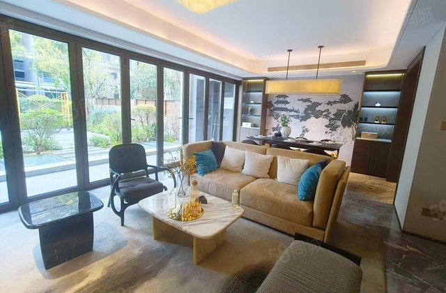 悦府星台4室2厅139㎡188万二手房图片