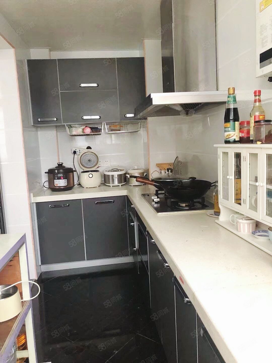 宜教花苑6室2厅4卫123㎡南北168万