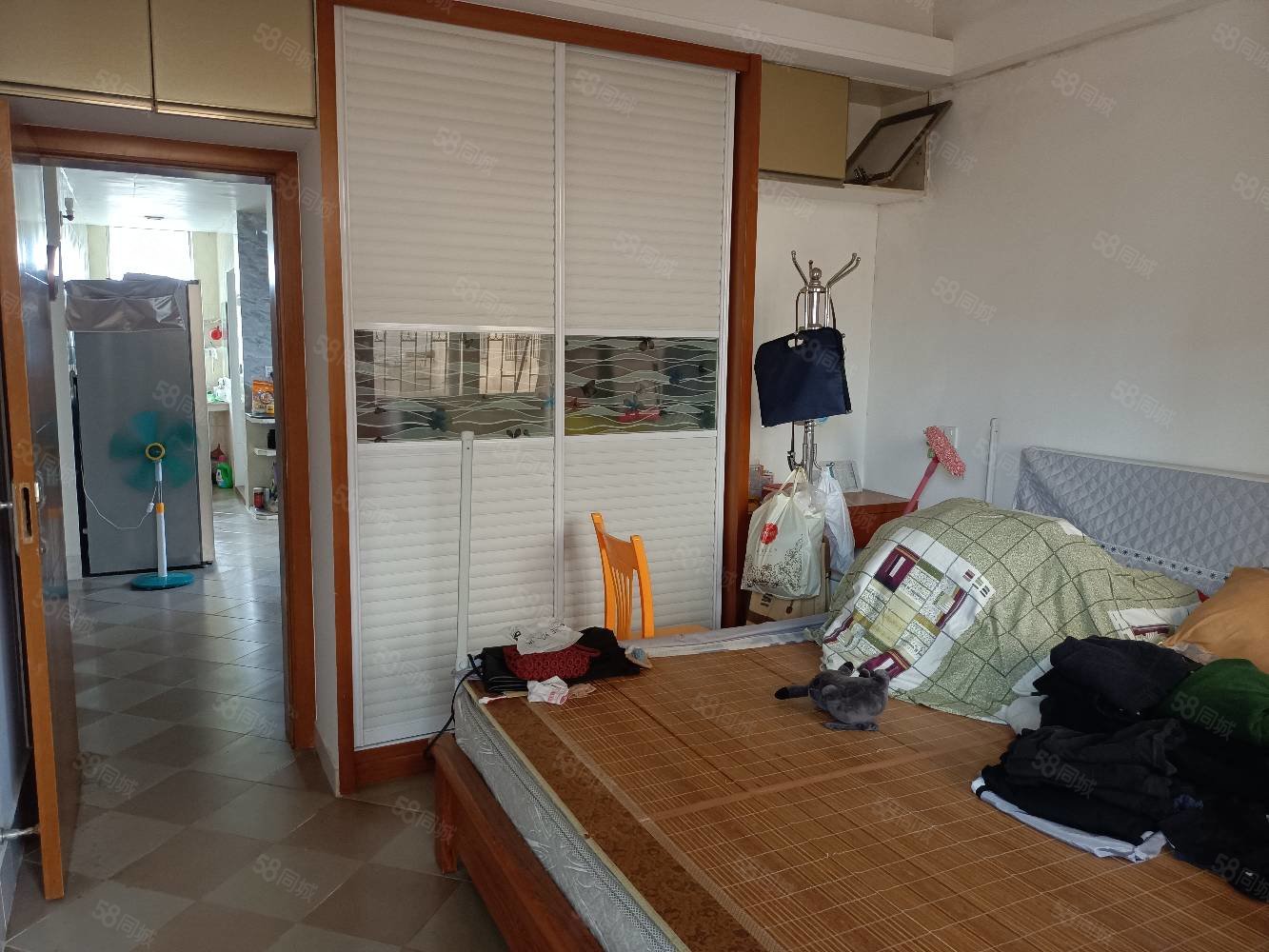 西门市场顶3室2厅1卫98㎡南北32万