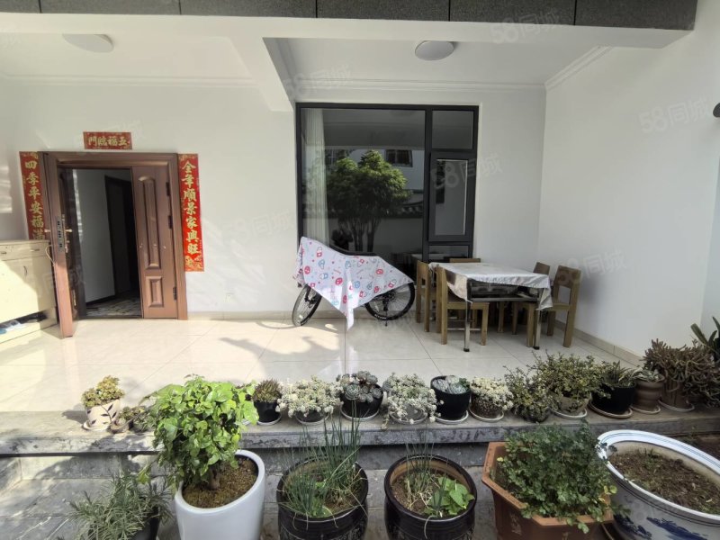 怡璟苑6室2厅4卫260㎡南北268万