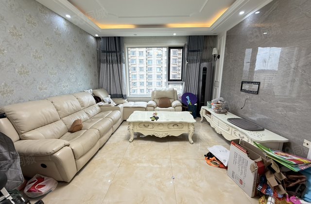 昌润莲城！莲湖新城！电梯好楼层！带车储！带全屋家具！价格可谈