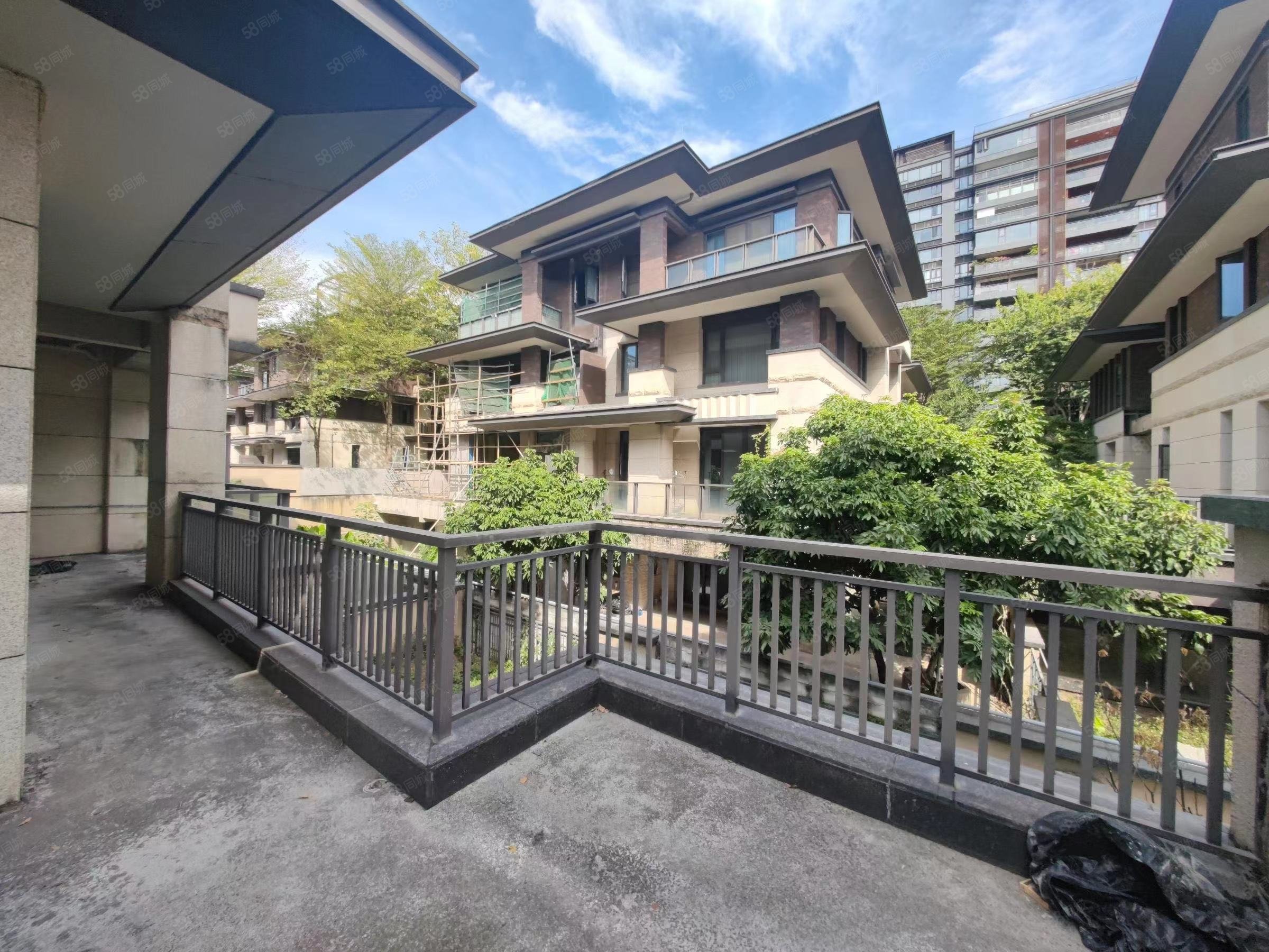 华侨城天鹅湖双拼南向别墅生活配套环绕优越生活触手可及