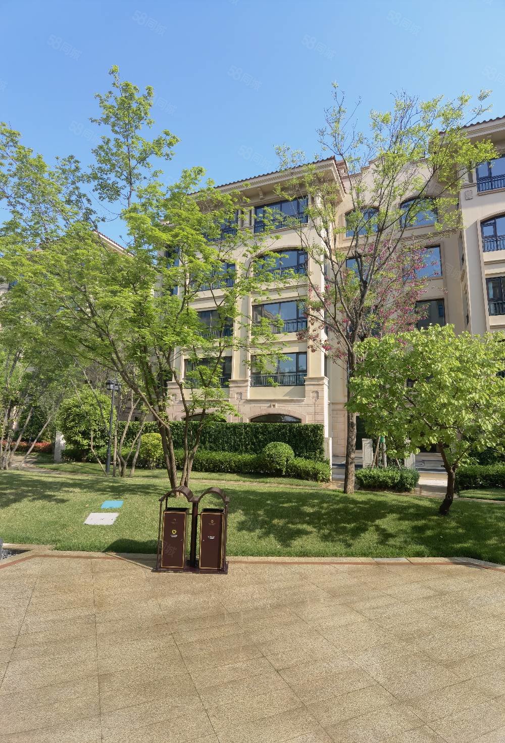 迎宾路3号5室2厅3卫214.04㎡南北440万