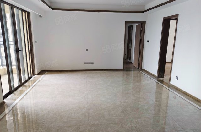 朝安金茂悦4室2厅126.61㎡182万二手房图片