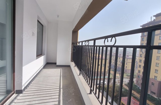 小洋房单价7千新房未住，元宝户型，一梯两户走一手续，送储藏室