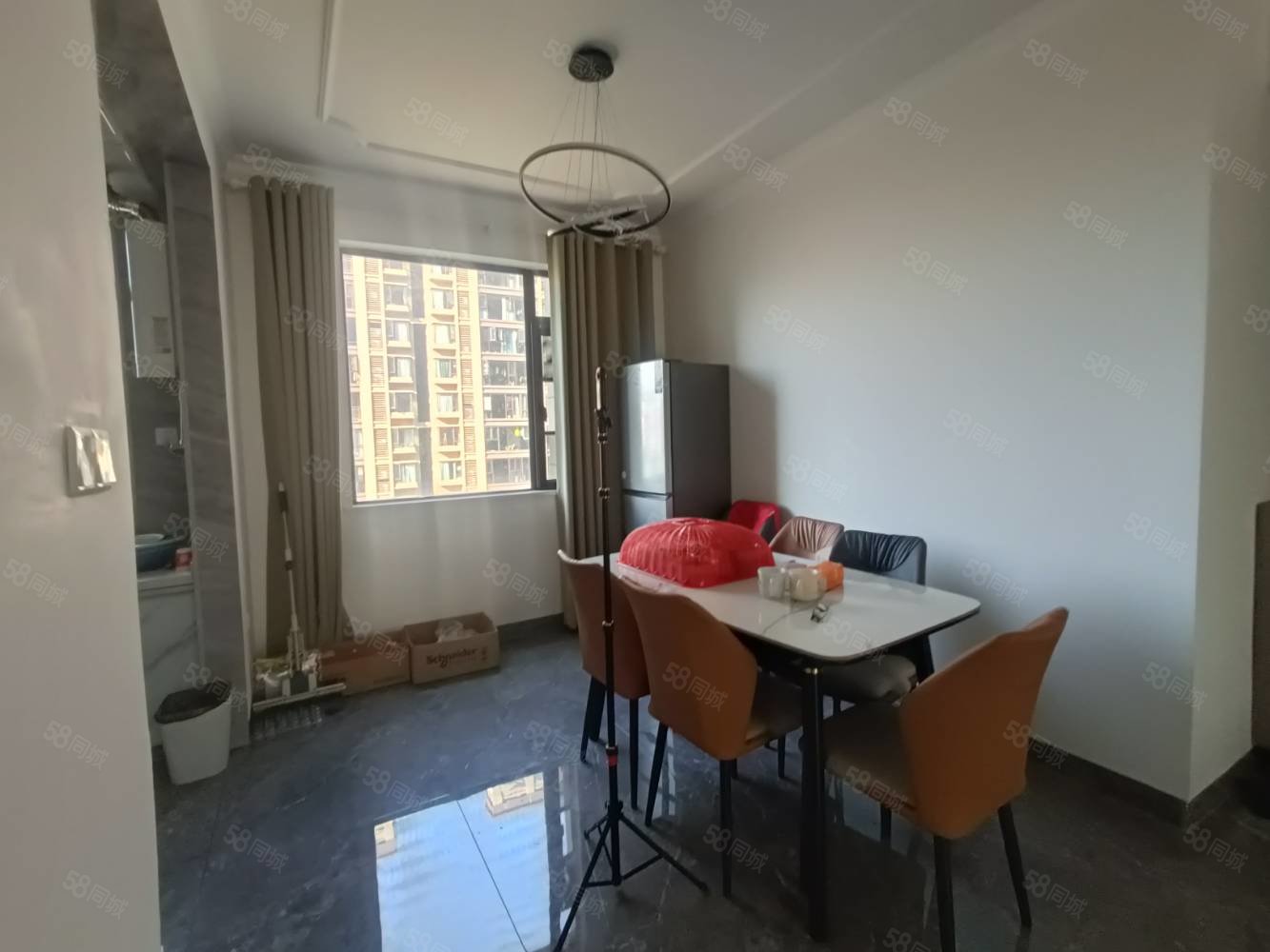 东投中央城3室2厅2卫127㎡南北99.5万