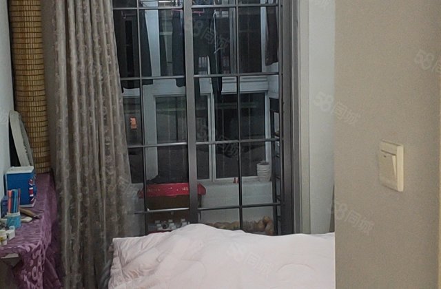 一诺水城龙园98平三室二厅一卫多层三楼带车位和储藏室证无大税