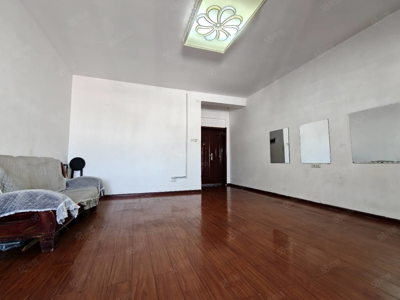 大都会广场2室2厅1卫98㎡南北56.8万