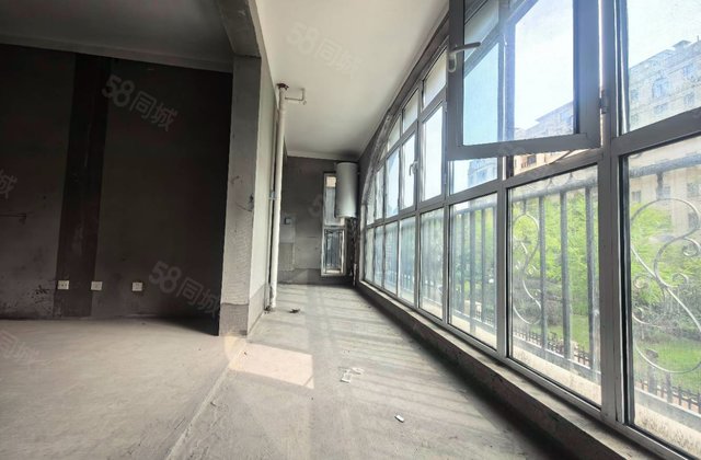 滨河名邸3室2厅122㎡56万二手房图片