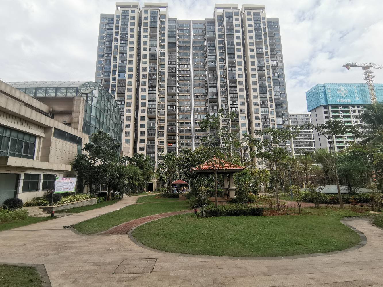 【10图】南海大道 海鑫城108平大两房 售价172万毛