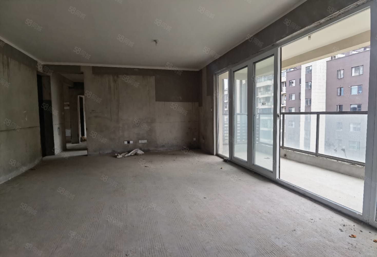 圣桦锦江天玺4室2厅2卫146㎡南北90万