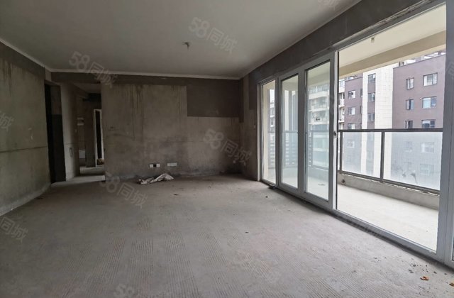 圣桦锦江天玺4室2厅2卫146㎡南北90万