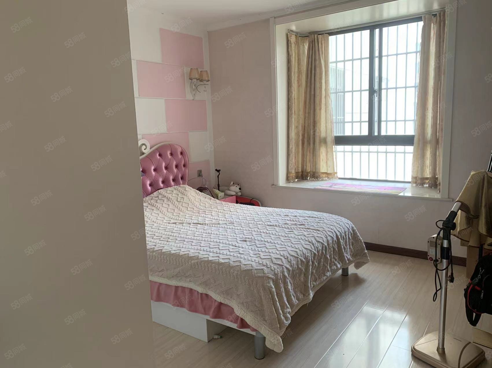 丽阳春都3室2厅2卫128.88㎡南82万